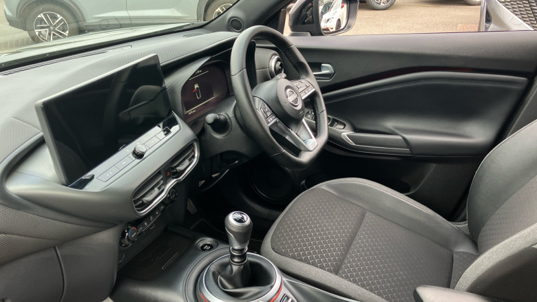 Nissan Juke 1.0 DiG-T N-Connecta 5dr Petrol Hatchback
